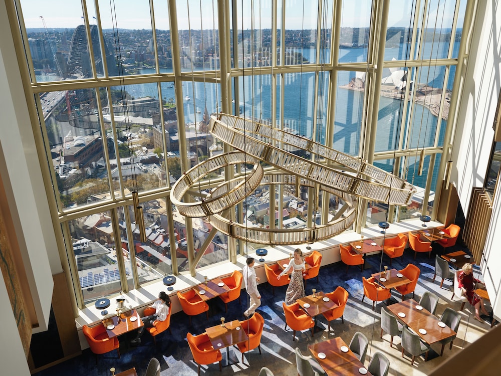 Royal Suite, Club Lounge Access, Harbor View (High Floor) thumbnail 6