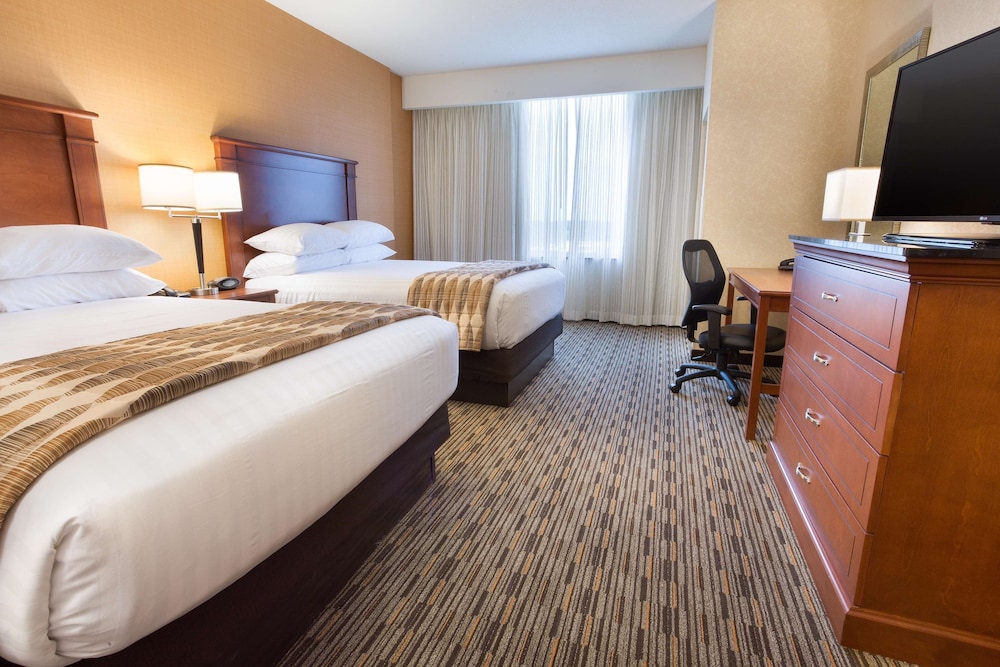 Suite, Multiple Beds, Refrigerator & Microwave (2 Rooms) photo 3