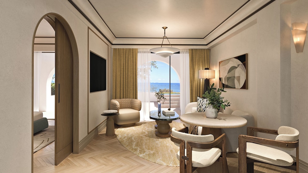 King One Bedroom Suite, Jetted Tub, Side Sea View