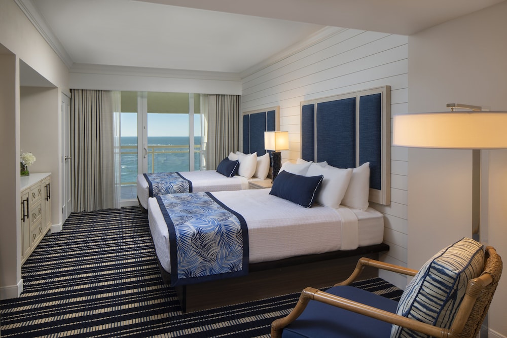 Mobility Access. Two Bedrm King/Two Queens Suite With Roll-In Shower - Beach Vw