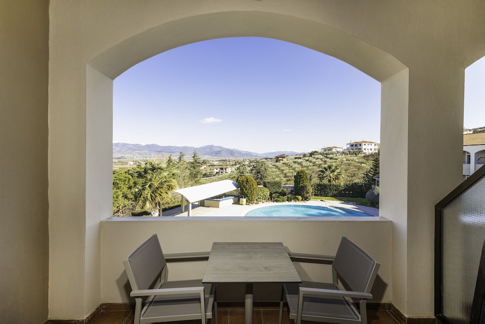 Superior Double Room, Pool View photo 3