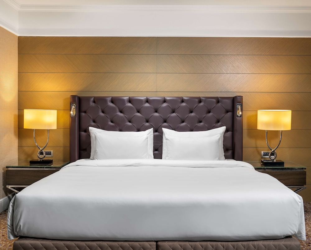 Presidential Suite, City View (Lounge) thumbnail 6
