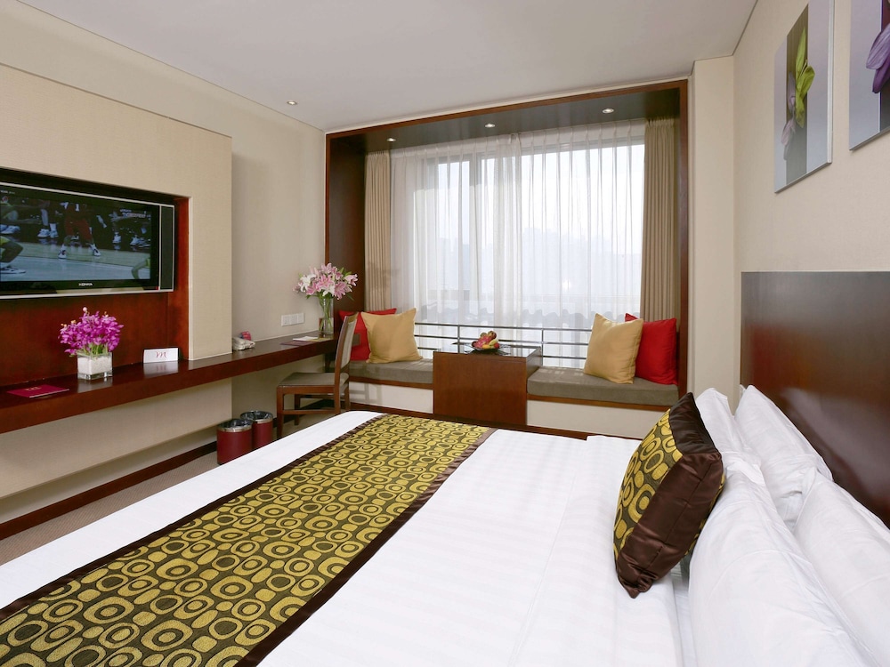 Standard Room, 1 King Bed photo 1