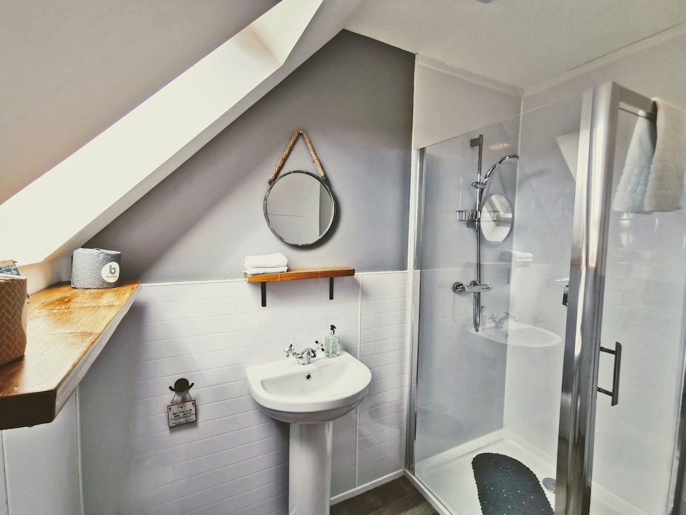 Double Room (Room 6 No pets) photo 2
