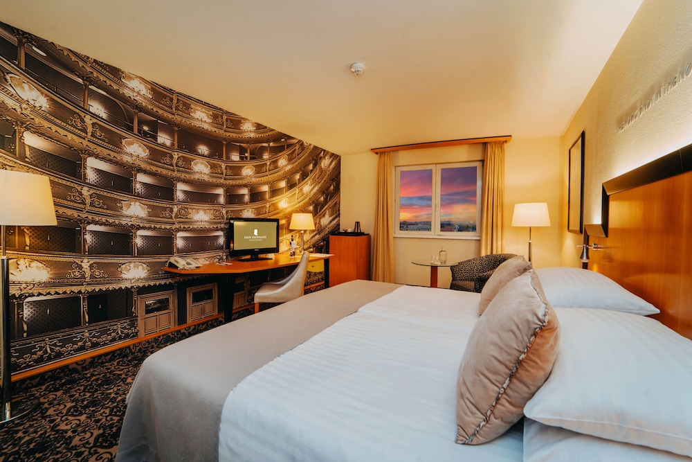 Standard Single Room (Zoo admission included)