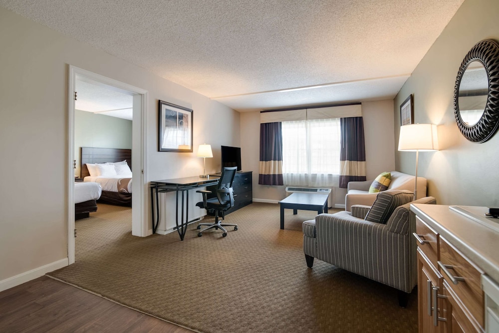 Suite, 2 Queen Beds, Non Smoking (Efficiency) - Photo 1