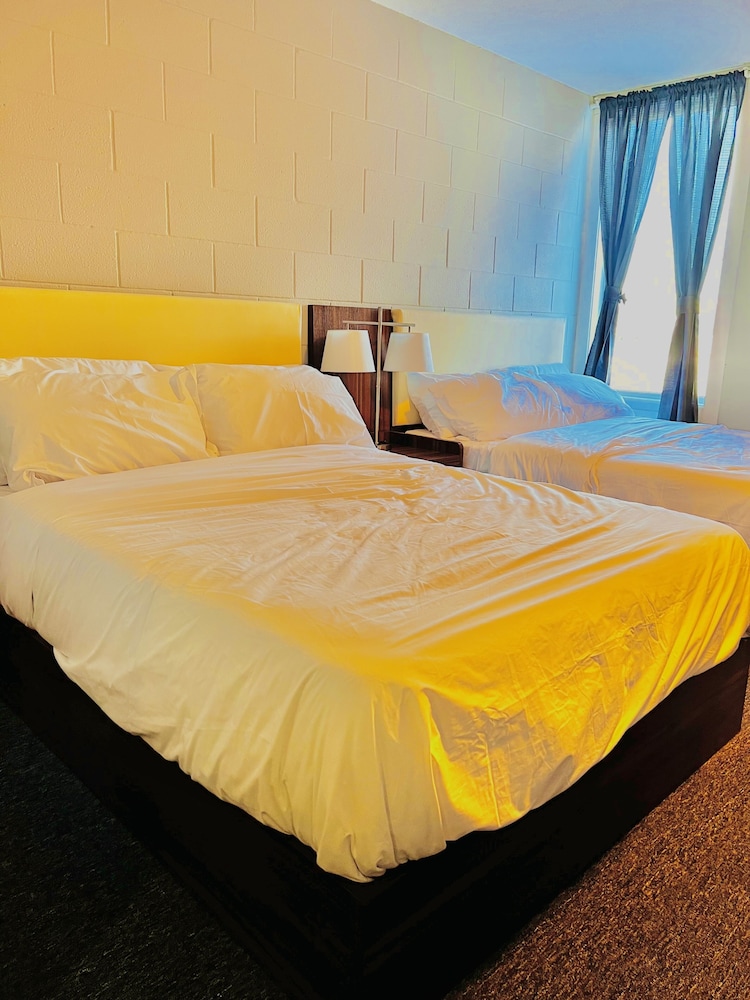 Comfort Room, 2 Queen Beds photo 1