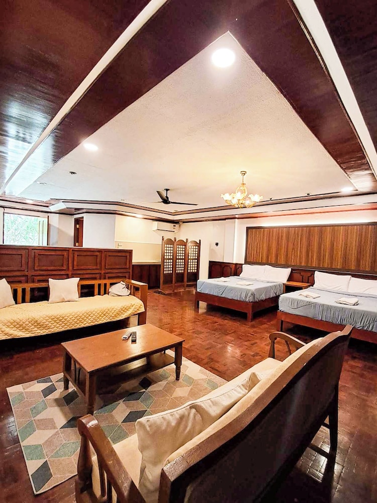 Family Room photo 3