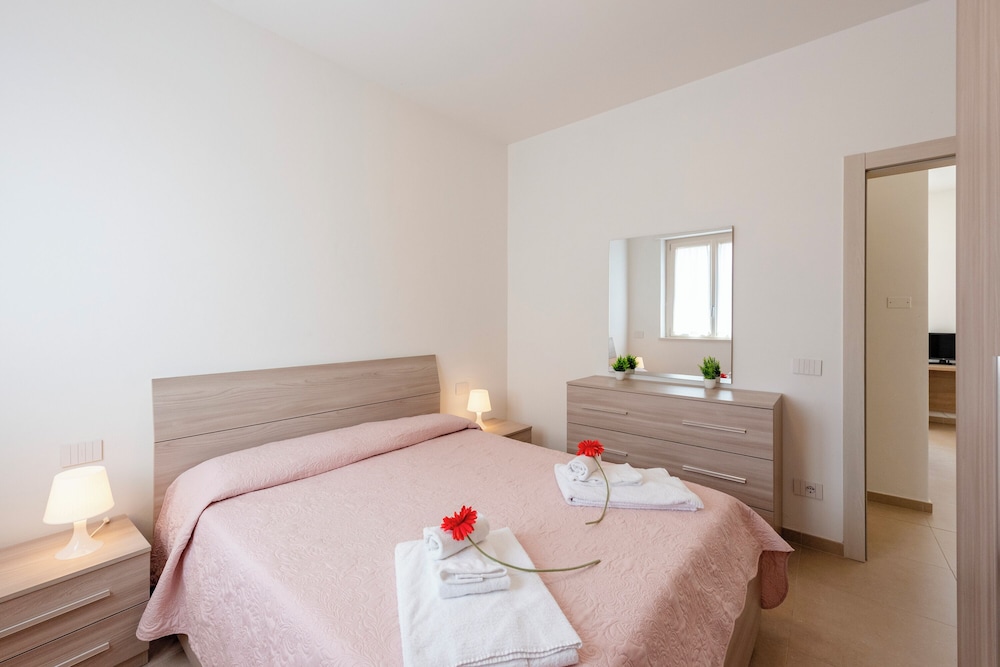 Family Apartment, Multiple Bedrooms (Suite 3 Ondina Viareggio 200m from) photo 3