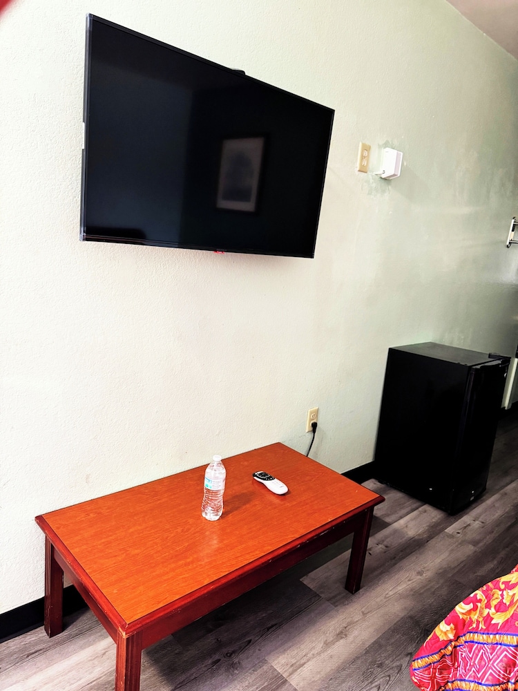 Standard Double Room, Multiple Beds, Smoking photo 3