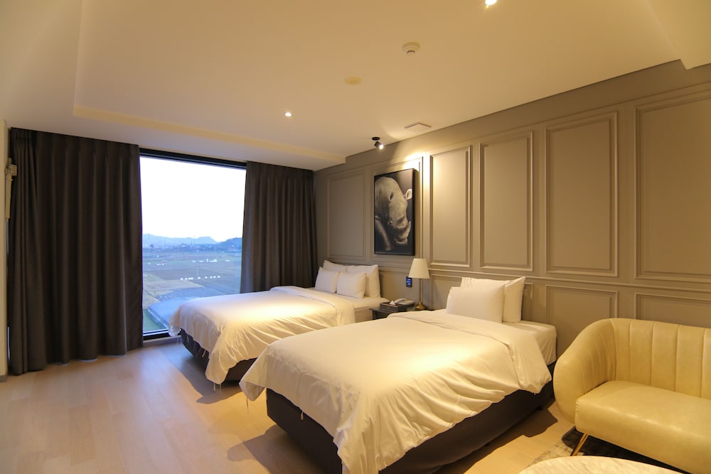 Standard Twin Room - Photo 4