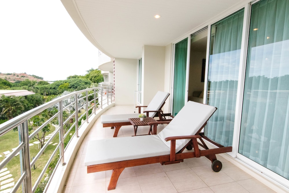 Deluxe Suite, 2 Bedroom photo 2