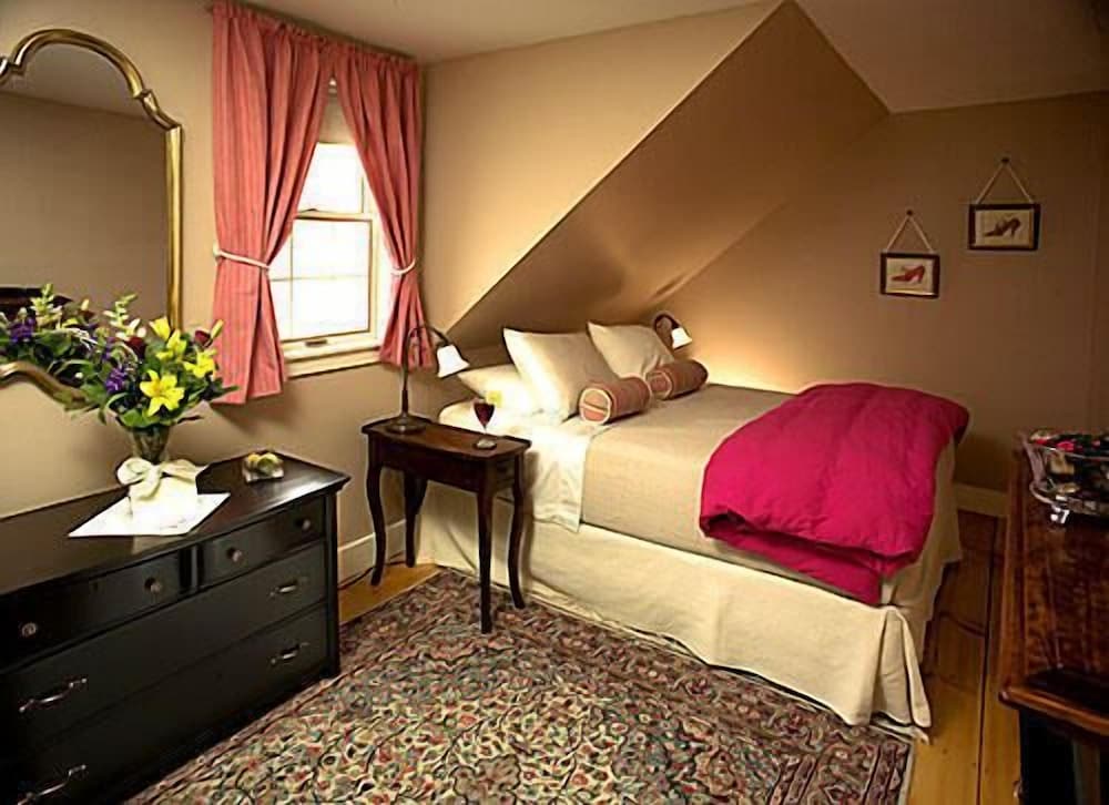 Hawthorn Room