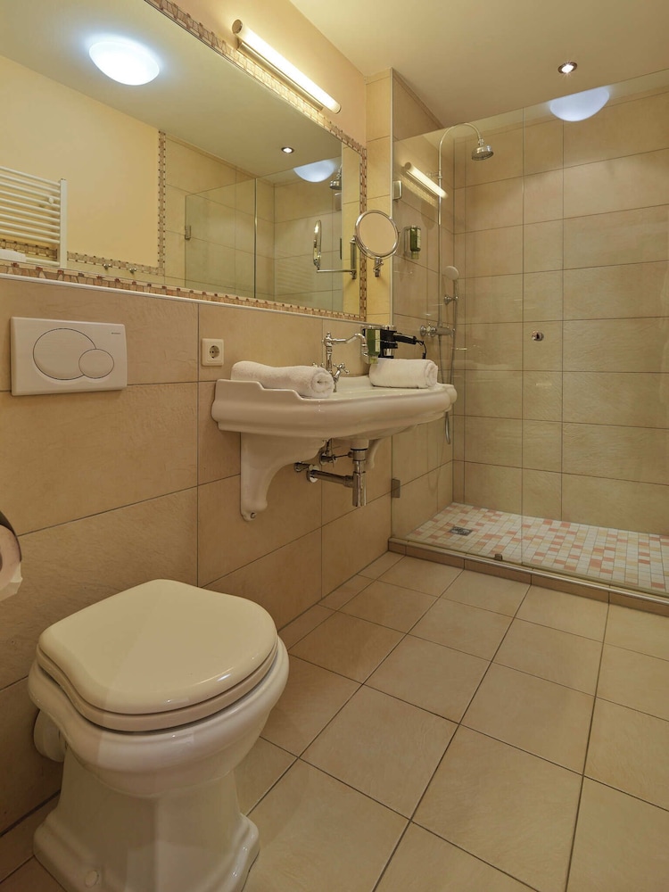 Classic Double or Twin Room, Terrace, Mountain View photo 2