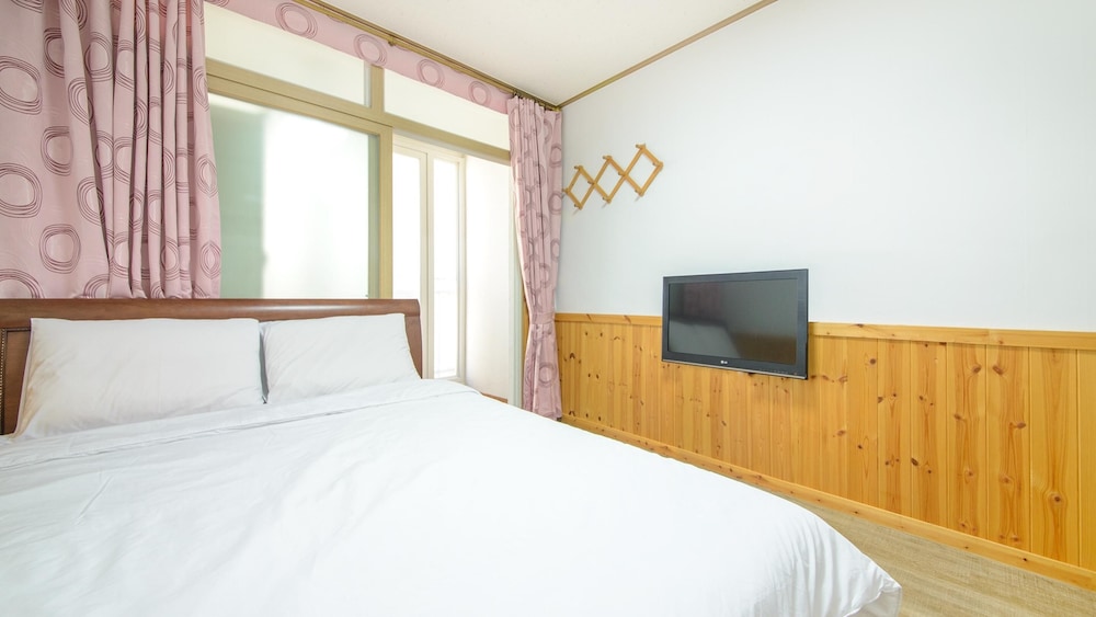 Basic Room, 1 Bedroom (A205) - Photo 2