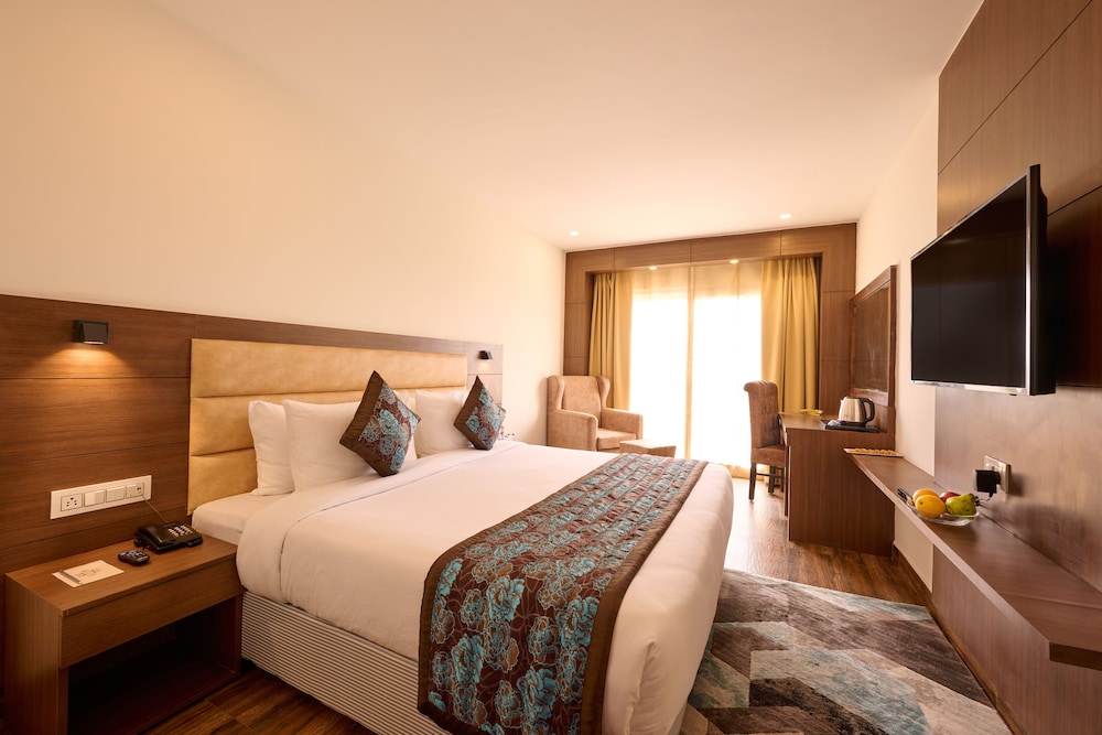 Parrot Suites