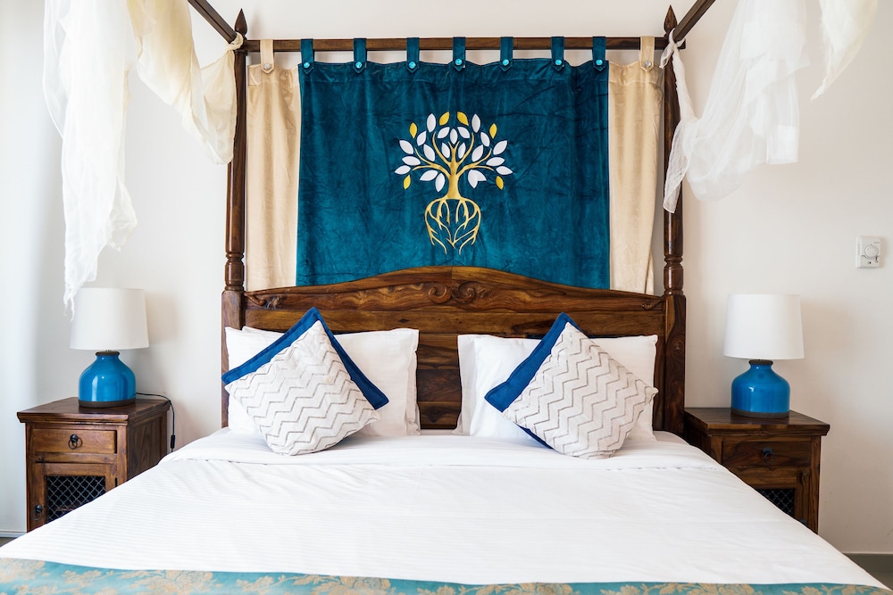 Superior Studio, 1 King Bed photo 3