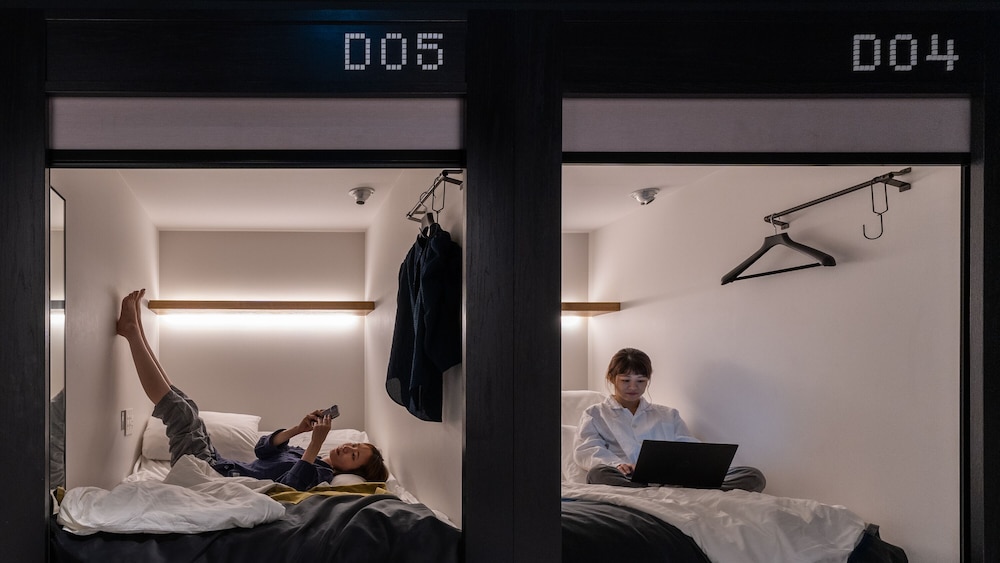 Neighboring 2 Smart Pods - All Gender photo 1