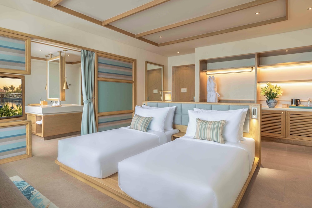 Suite, 2 Twin Beds, Golf View photo 3