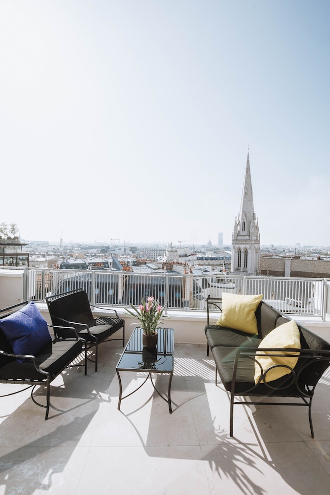 Eiffel Terrace Suite photo 1