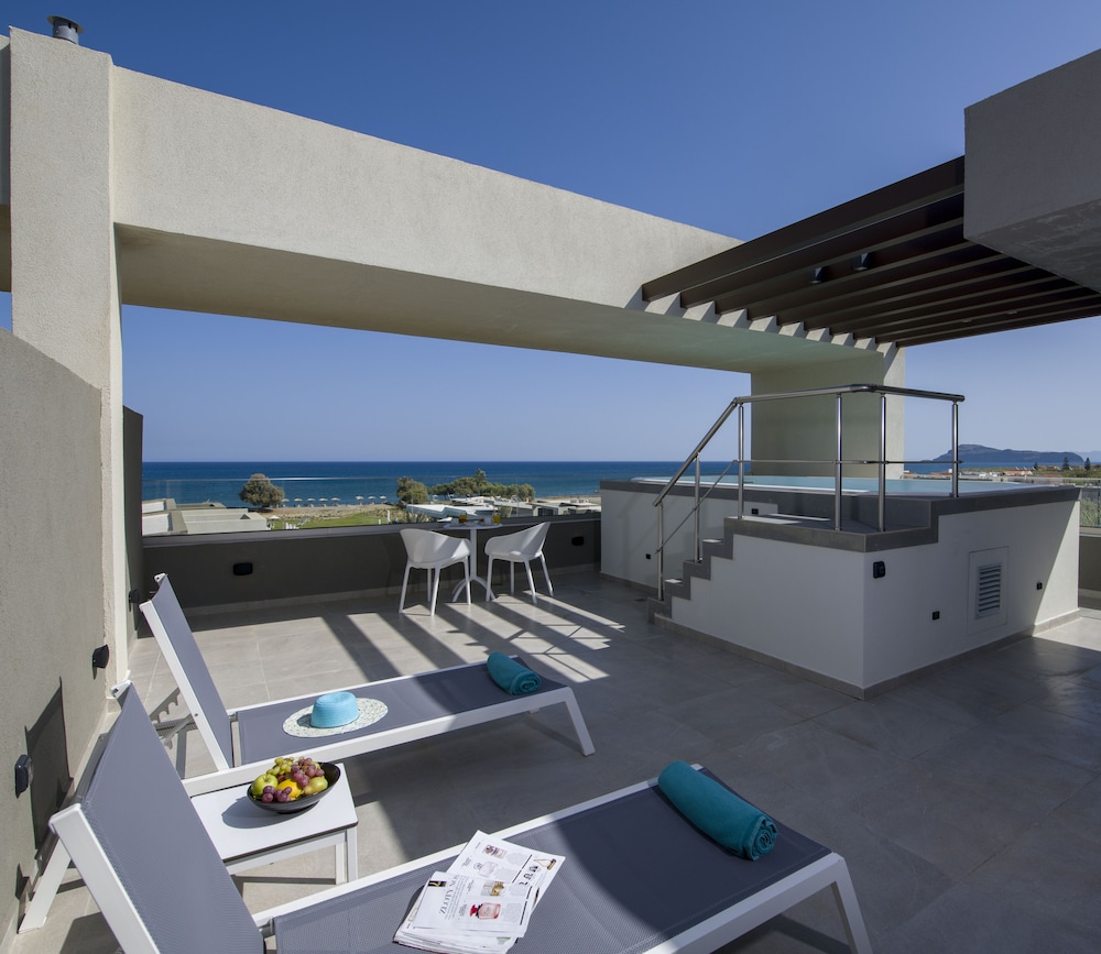 Executive Suite, Private Pool, Sea View photo 2