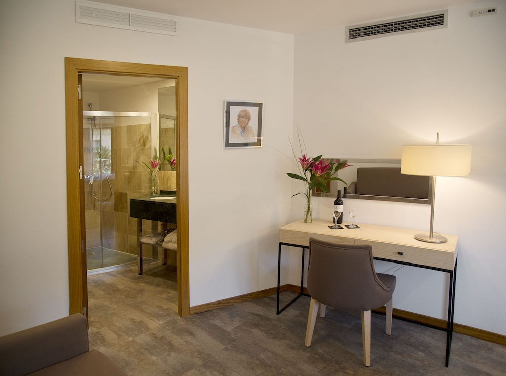 Standard Double Room, Annex Building (Spa Access) photo 2