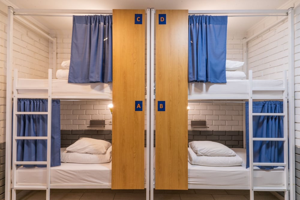 Bed in 4-Bed Male Dormitory Room photo 1