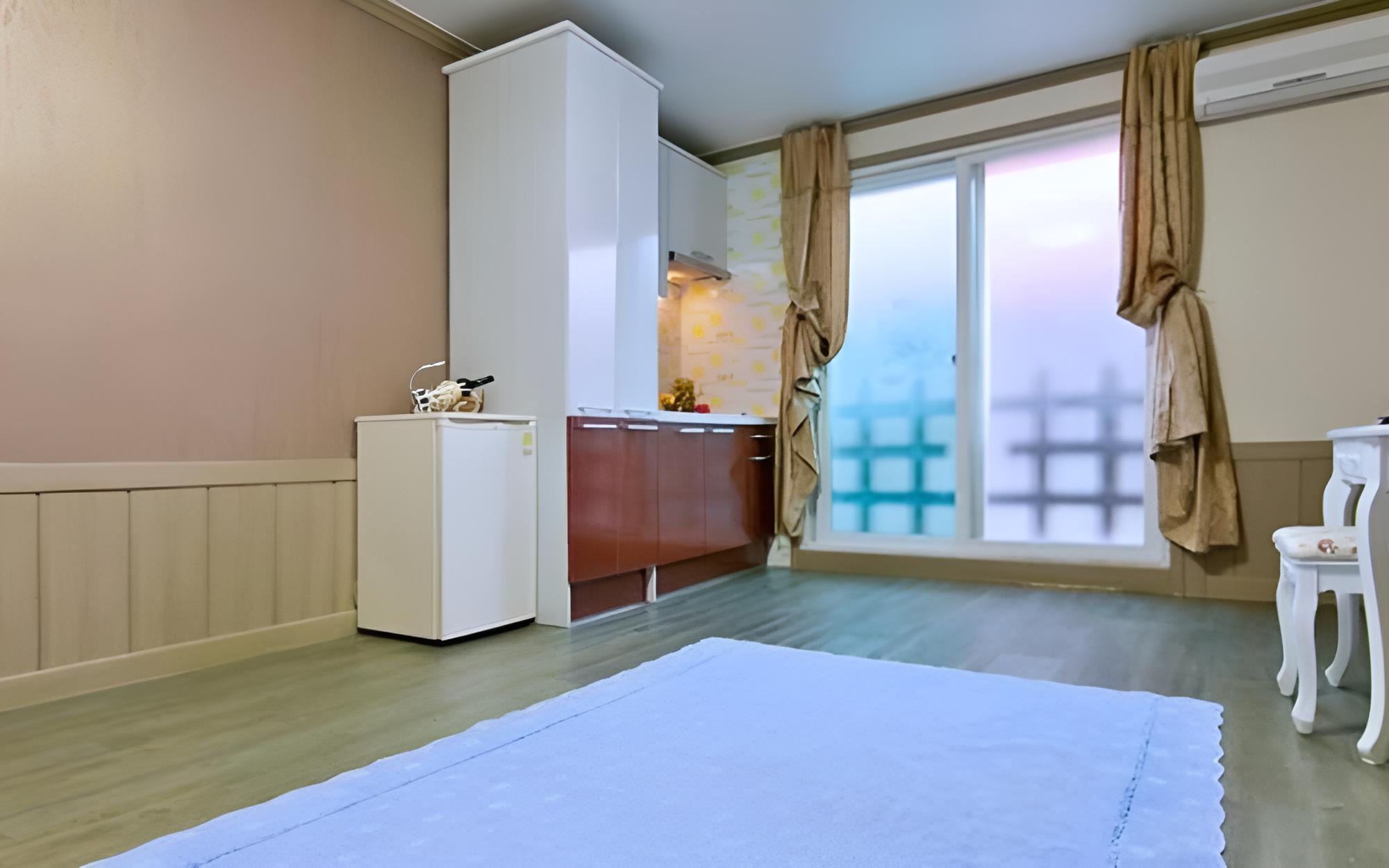 Room (Medium Ondol) photo 1
