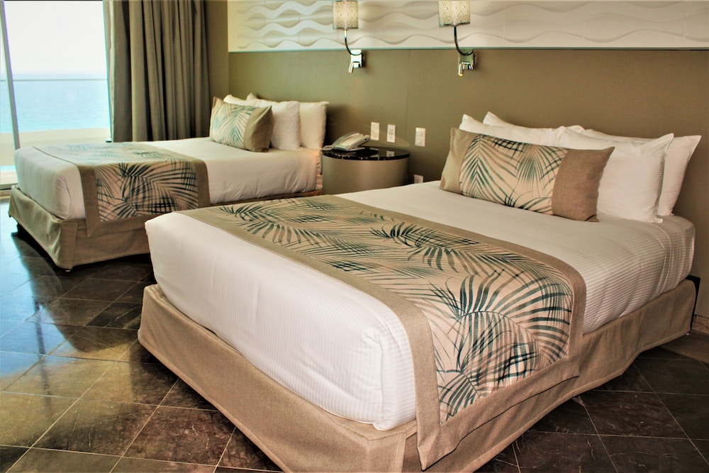 Superior Room, 2 Double Beds, Ocean View - Photo 3