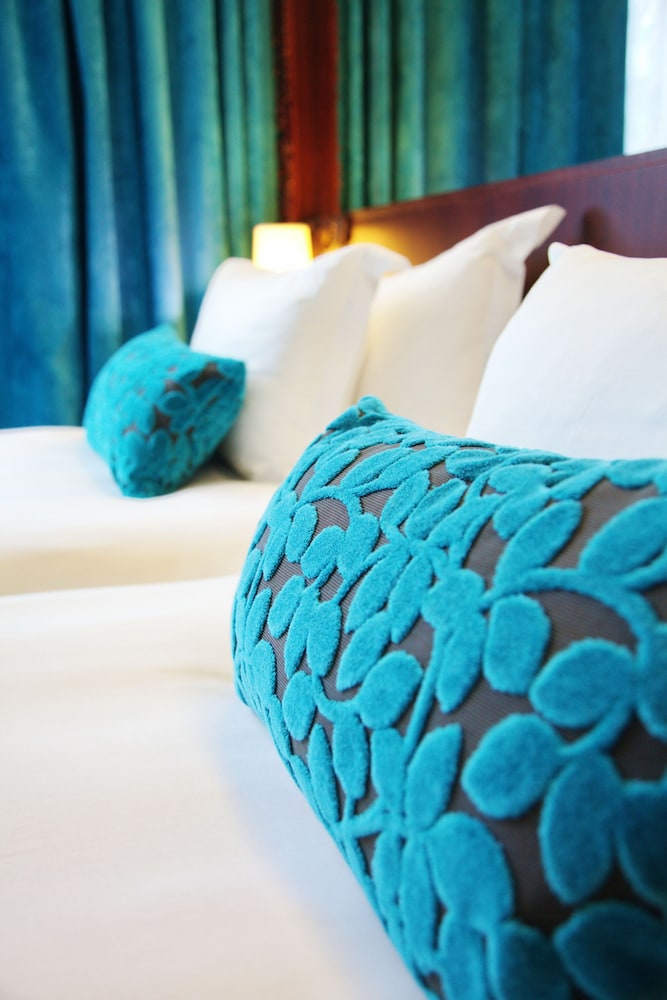 Mansard Room photo 3