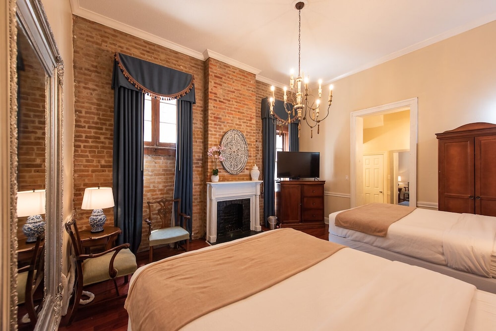 Premium Room, 2 Queen Beds, Non Smoking - Photo 3