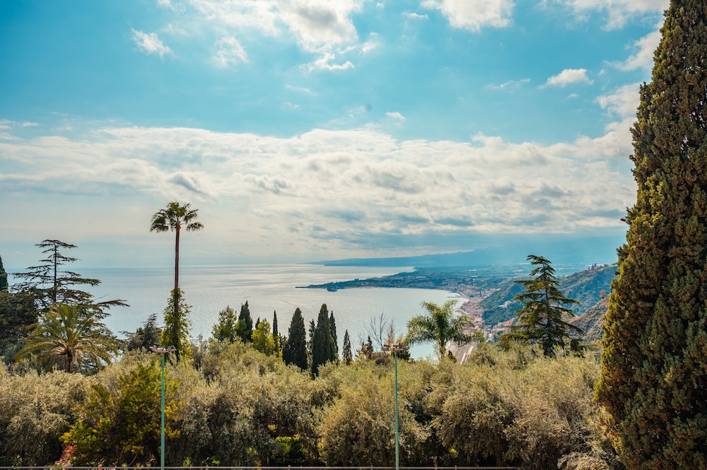 Camera panoramica, vista mare con terrazzo annesso - Photo 5