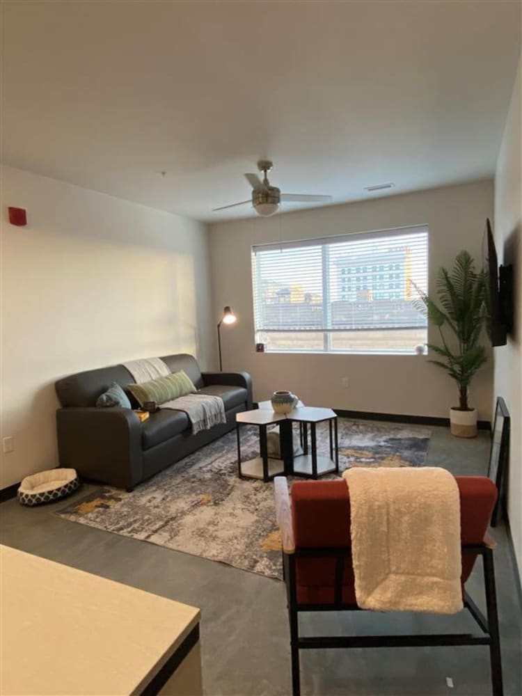 Signature Condo, 4 Bedrooms, Non Smoking, City View