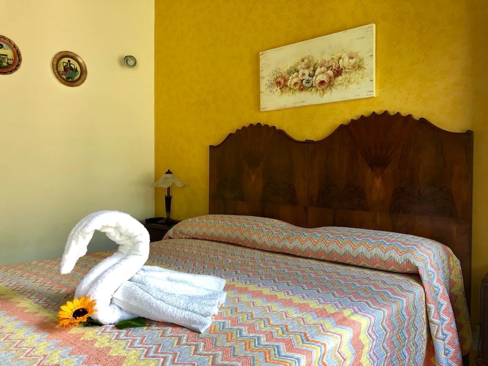Double Room, Non Smoking, Garden View (Girasole ) photo 3