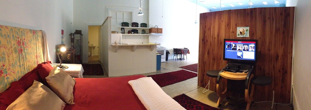 Studio, 1 King Bed (Eastern Star) photo 3