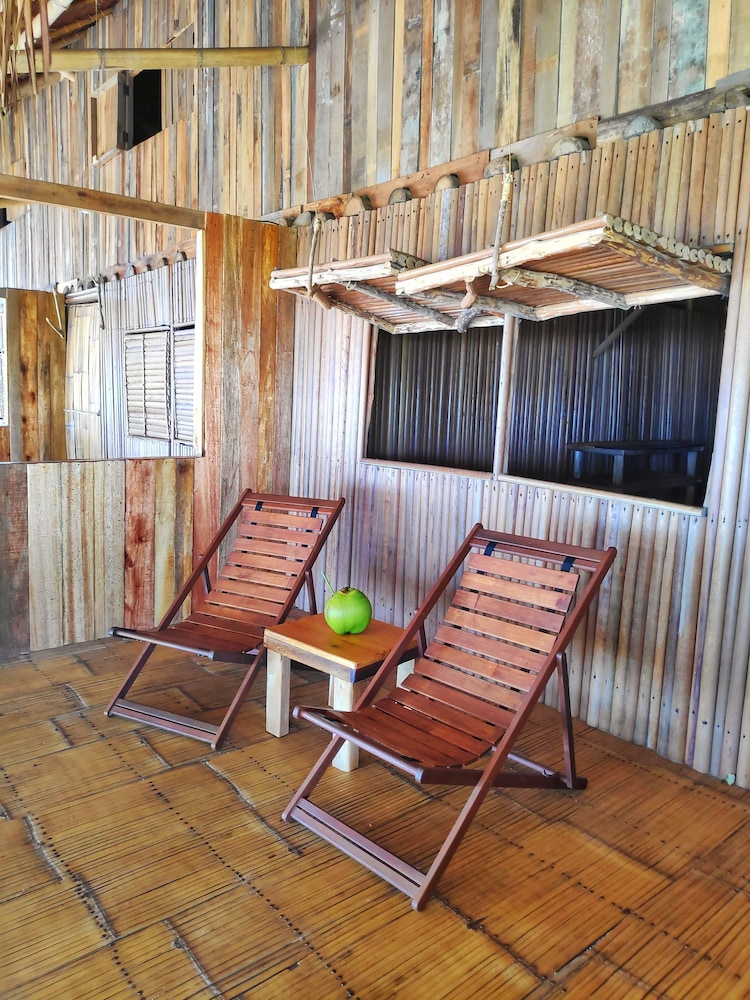 Family Room, Multiple Beds, Ocean View, Beachfront photo 3
