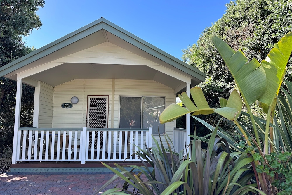 Family Chalet, 2 Bedrooms, Jetted Tub, Garden View (Doubles Spa Chalet)