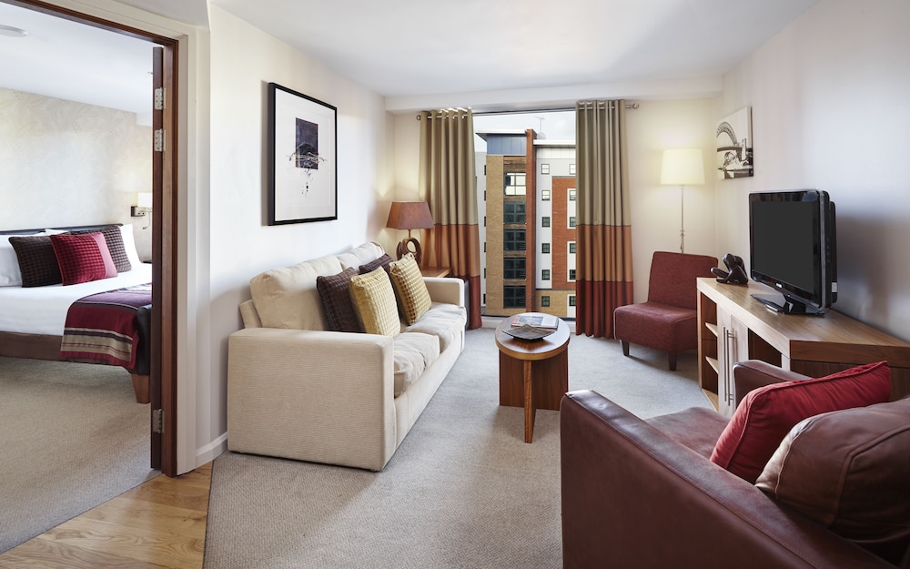 Suite, 1 Bedroom, Kitchen - Photo 2