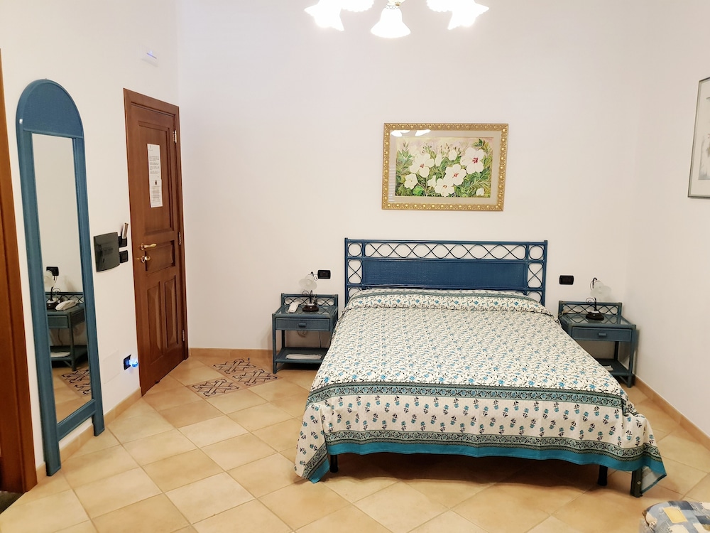 Double Room - Photo 4