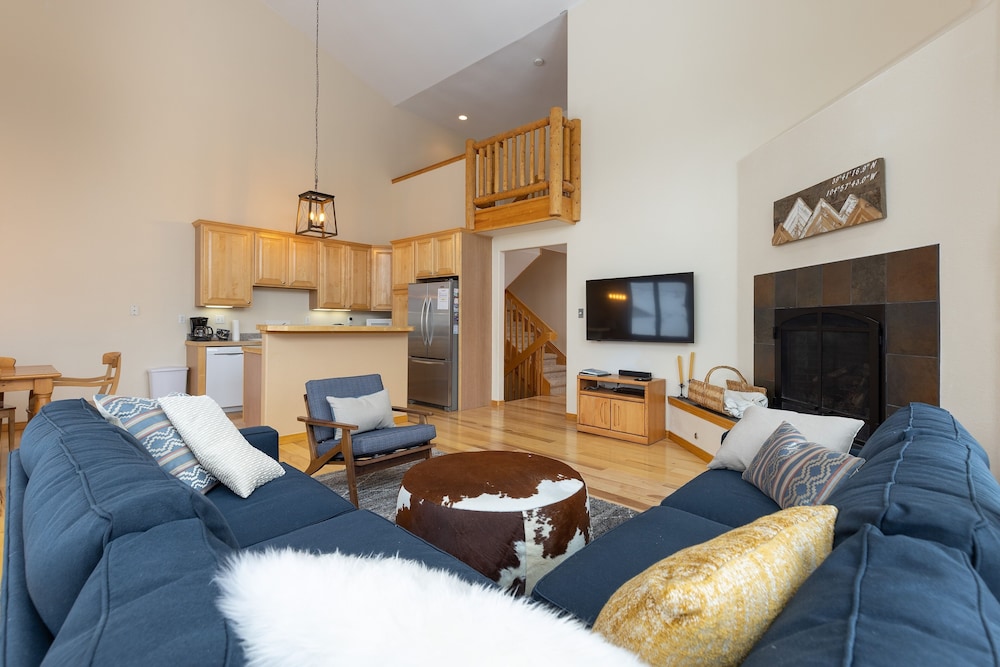 Townhome, 4 Bedrooms