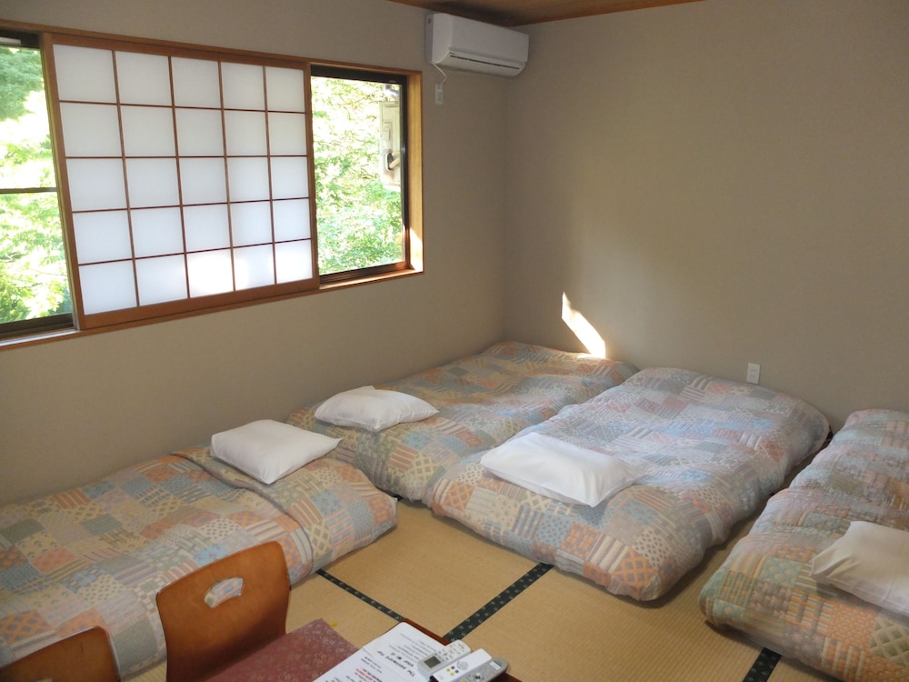 Japanese Traditional Quadruple Room with bathroom photo 3
