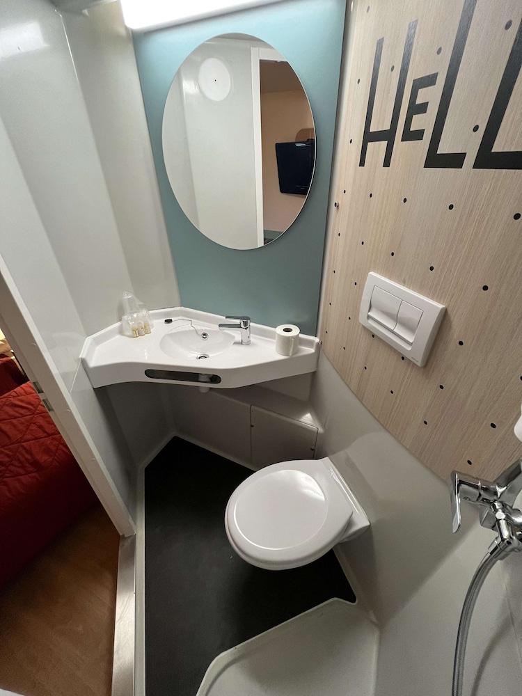 Standard Room, 1 Double Bed - Photo 21