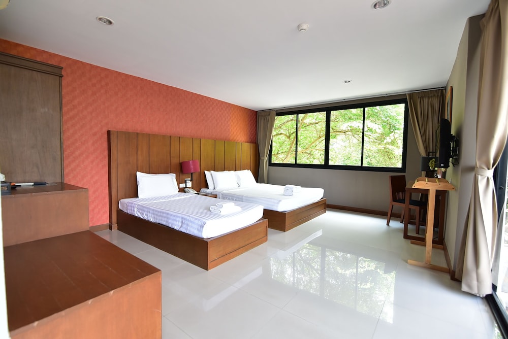 Triple Deluxe Room photo 3