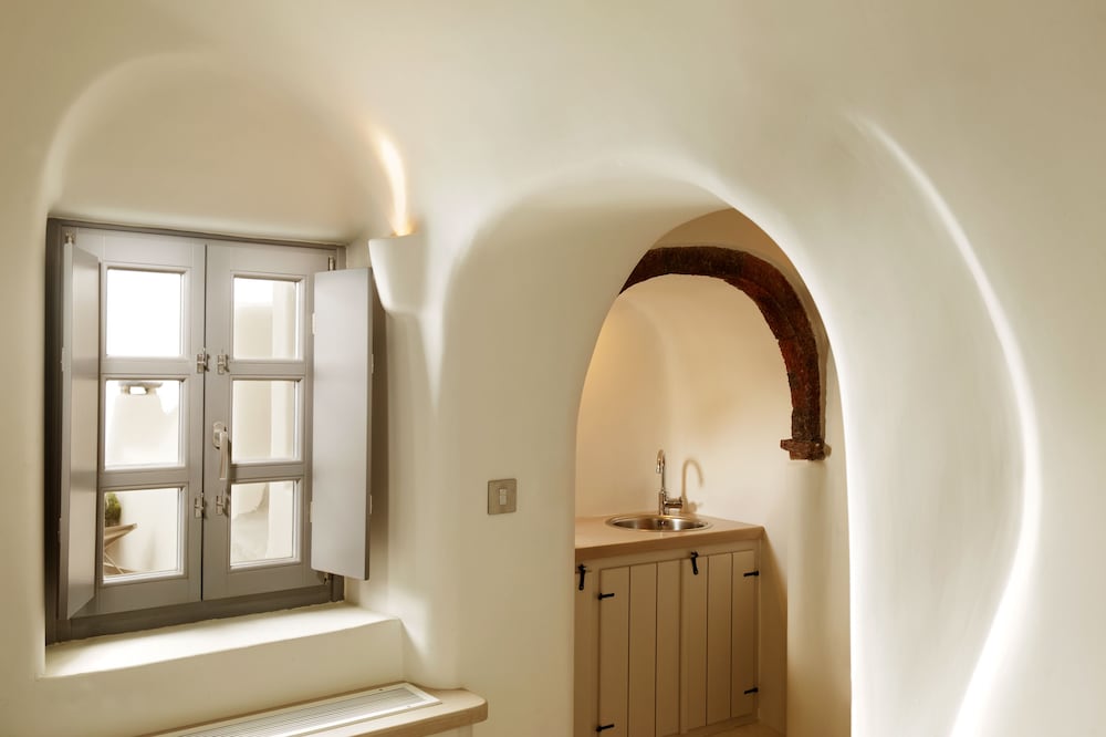 Poolfront Suite with Indoor Hot tub Caldera View - Photo 3