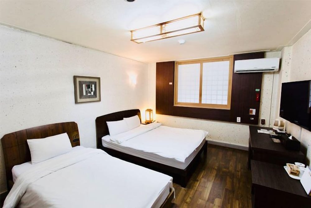 Double Single Room photo 1