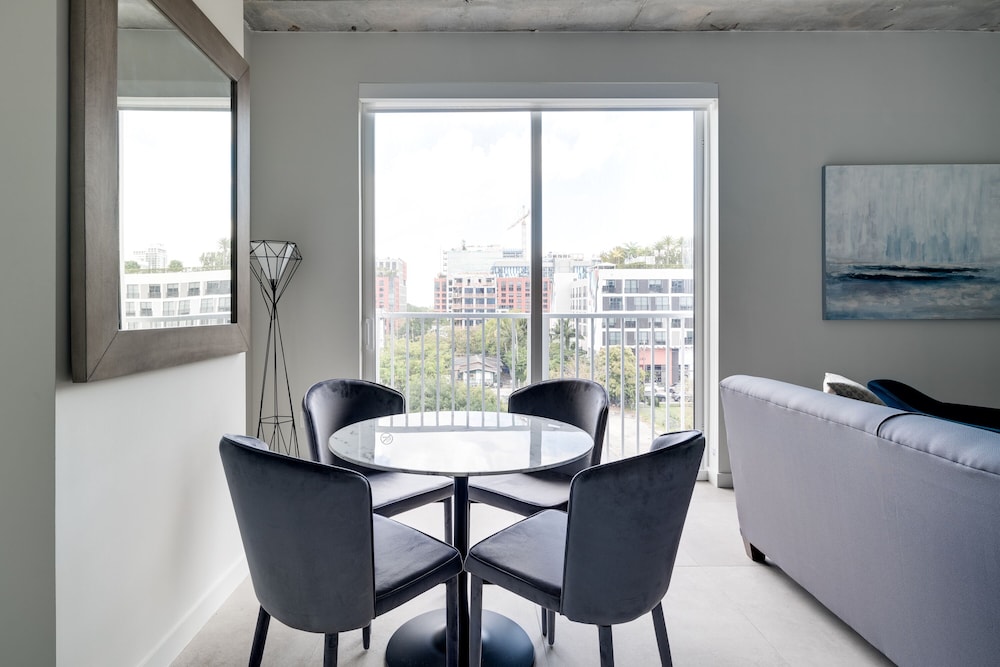 Signature Apartment, 2 Bedrooms (Self Check-in with Virtual Front Desk) photo 3