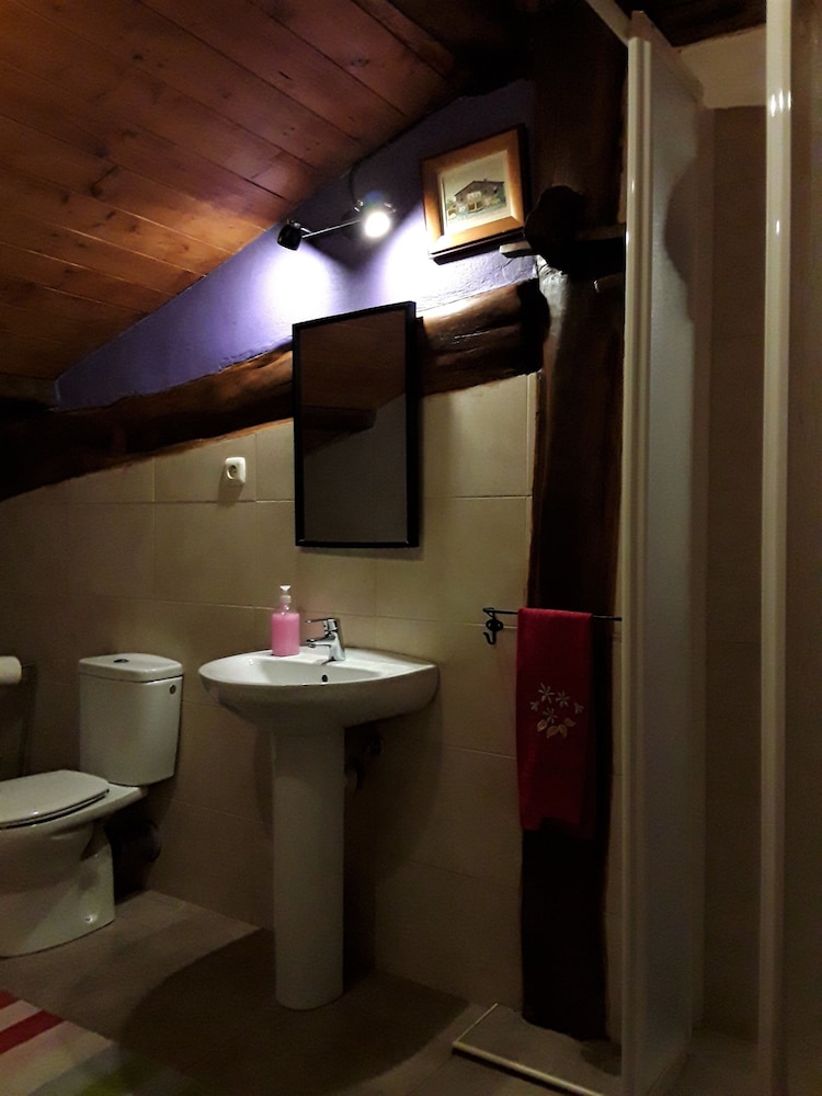 House, Multiple Bedrooms, Mountain View, Courtyard Area (29 pax) photo 3