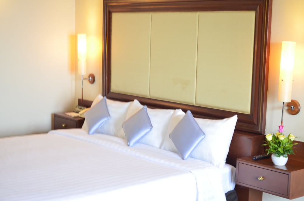 Deluxe City View (Non-Smoking Room) - Photo 1