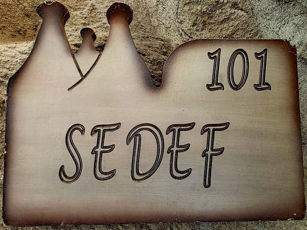 Sedef Cave Room