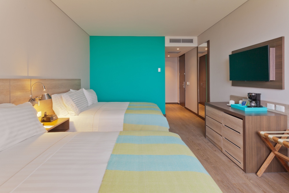 Standard Room, 2 Double Beds photo 3